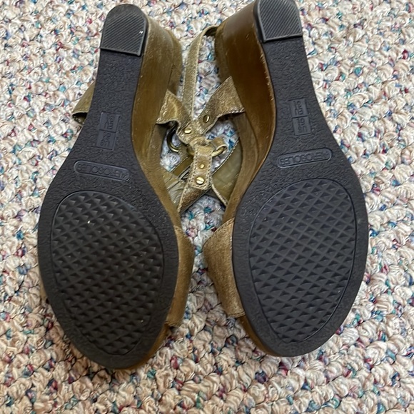 Khaki green wedges - Picture 5 of 5